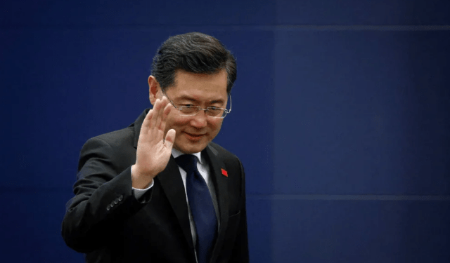 “Por suicidio o por tortura”: excanciller chino habría muerto en un hospital militar de Pekín