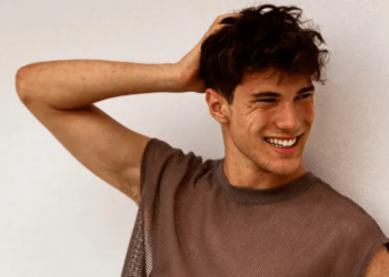 El “hombre más bello de Italia” abandonó el modelaje y estudia para ser sacerdote