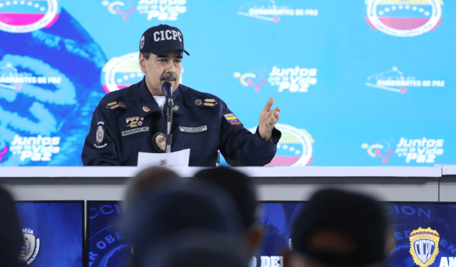 Maduro se disfrazó de comisario y aprobó el uso de drones para labores de patrullaje de la PNB