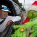 Alguacil en Florida se disfrazó de “Grinch” para ofrecer cebollas en lugar de multas de tráfico (Fotos)