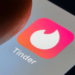 El “emoji” más utilizado en Tinder durante 2023 revolucionó para siempre el flirteo digital