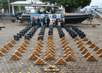 Armada de Colombia incautó semisumergible con 1,6 toneladas de cocaína