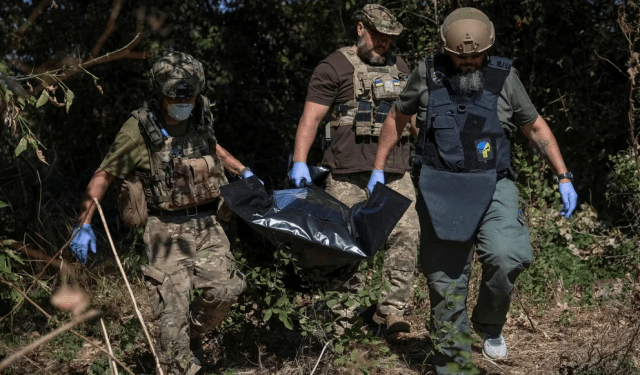 UE condena el “cobarde e indiscriminado” ataque de Rusia en Ucrania que cobró la vida de al menos 16 personas