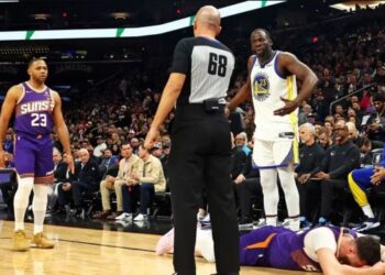 Draymond Green volvió a golpear a un rival y recibió su tercera expulsión del año en la NBA