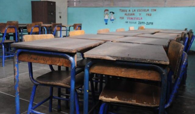La crisis económica pone en jaque a la educación pública venezolana