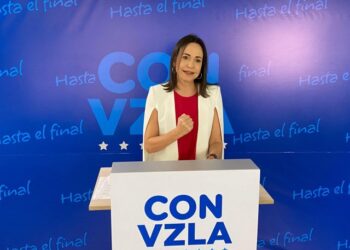 Especialistas reaccionan a la “trampa” que el chavismo prepara a María Corina Machado e inhabilitados