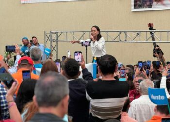 María Corina Machado se las canta al chavismo: “No se equivoquen, si se meten con uno, se meten con todos” (VIDEO)