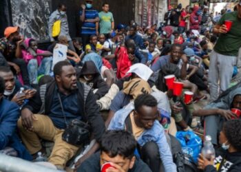 Nueva York gasta más de 4 millones de dólares para expulsar a inmigrantes de la ciudad