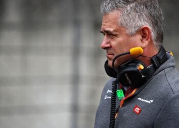 Piloto excampeón de las 500 Millas de Indianápolis murió tras sufrir infarto en plena carrera