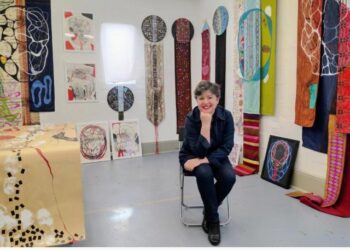 Venezolana Gisela Romero rinde tributo al drama de la inmigración con una exposición en Florida