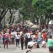 Más personas en la calle, pero menos ventas para los estrenos de Navidad en Venezuela (VIDEO)