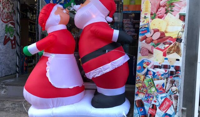 It feels like Christmas, but… can a Venezuelan afford the Christmas festivities? (IMAGES)
