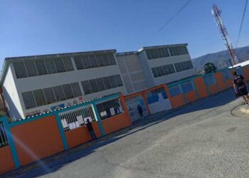 Centros de votación merideños están activos… pero la gente llega “a cuentagotas”  (IMÁGENES)