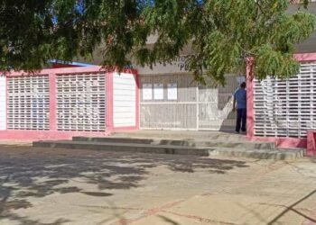 Sin cola de electores, así transcurre el referéndum sobre el Esequibo en Falcón