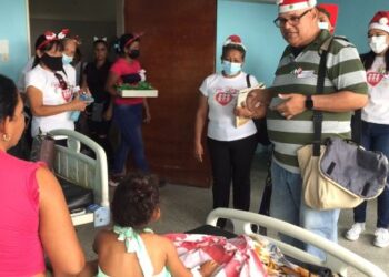 Fe y Alegría donó juguetes y ropa a niños del hospital Ranuárez Balza en Guárico