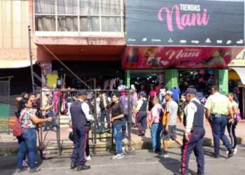 Buhoneros en Barinas se alzaron porque la policía les movió sus tarantines