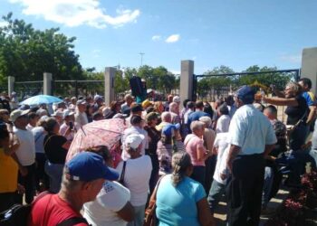 Jubilados de Anzoátegui se aferran a la esperanza de un bono especial para tener unas “Navidades decentes”