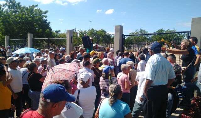 Jubilados de Anzoátegui se aferran a la esperanza de un bono especial para tener unas “Navidades decentes”