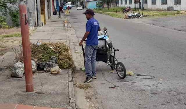 En Los Pozones de Barinas tienen cinco días esperando que el aseo recoja la basura acumulada en las calles