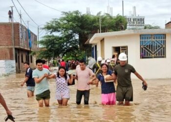 Se encienden las alarmas en Perú ante inundaciones y desbordamientos tras intensas lluvias