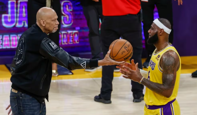 La leyenda de la NBA Kareem Abdul-Jabbar, fue hospitalizado tras fracturarse la cadera