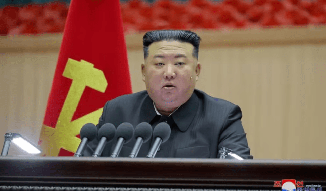 Kim Jong-un ordenó a su Ejército acelerar los preparativos de guerra y aumenta la tensión con Occidente