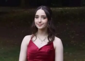 Tenía dolor de cabeza y los médicos le dijeron que sólo era un virus, pero murió nueve días después