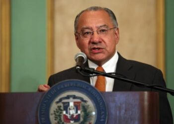 Lo que reveló el FBI sobre Manuel Rocha, el embajador de EEUU acusado de espiar para Cuba