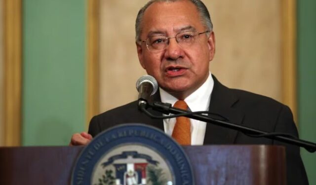 Lo que reveló el FBI sobre Manuel Rocha, el embajador de EEUU acusado de espiar para Cuba