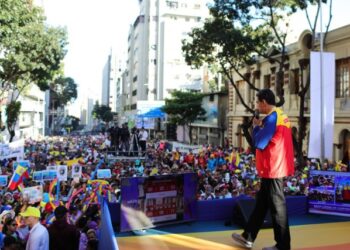 Un Maduro enrabietado le hace caso omiso a la CIJ y anuncia que no acatará la solicitud