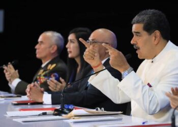Maduro concedió “licencias” a Pdvsa y CVG para explotación petrolera y minera en el Esequibo