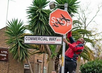Detienen a un hombre por robar una obra de Banksy en un barrio de Londres
