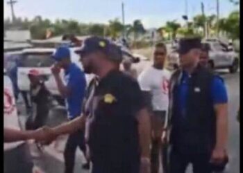 Presidente de Guyana recorrió la costa del Esequibo y llamó a la “calma” en medio del referéndum