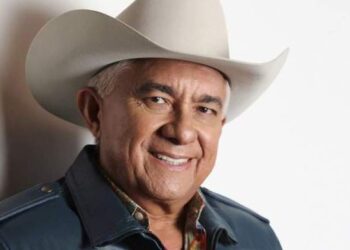 En video: Así fue cómo Reynaldo Armas se desmayó durante un concierto y fue atendido de emergencia