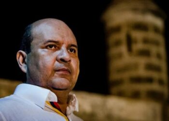 Audiencia para reiniciar juicio contra el periodista Roland Carreño fue diferida para el #22Ene