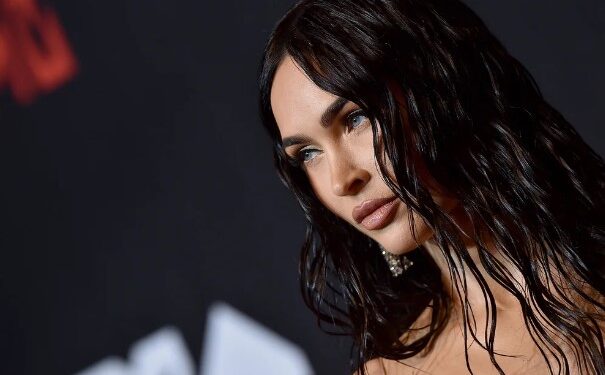 Megan Fox deja MUY POCO a la imaginación con ajustado vestidito durante una cita en California (FOTO + DIOSSS)