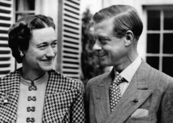 El príncipe que perseguía mujeres casadas, reinó Inglaterra durante 325 días y abdicó “por amor”