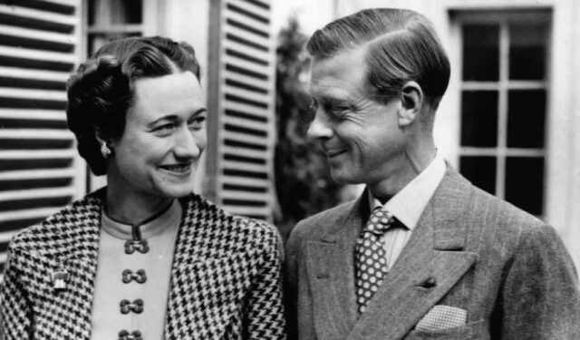 El príncipe que perseguía mujeres casadas, reinó Inglaterra durante 325 días y abdicó “por amor”