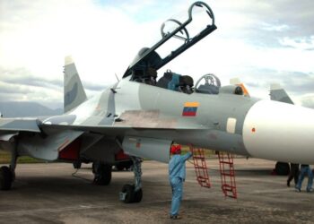 En VIDEO: cazas Sukhoi Su-30 volaron en formación sobre Bolívar durante la Navidad