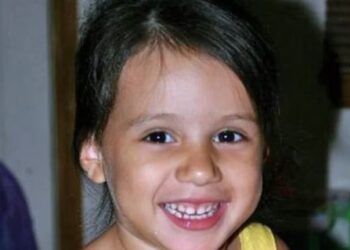 El calvario de una niña que fue abusada y asesinada por su padrastro: diez días de torturas y una madre ausente