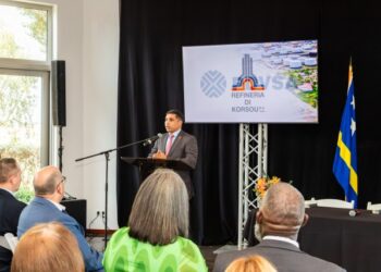 Petróleo, promesa de gasoducto y llegada de personal técnico: Pdvsa abre nueva etapa en su relación con Curazao y el Caribe