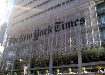 The New York Times demandó a Microsoft y a OpenAI por usar sus textos sin permiso
