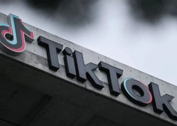 El uso abusivo de Tik Tok provoca narcolepsia entre los adolescentes y moldea sus habilidades cognitivas