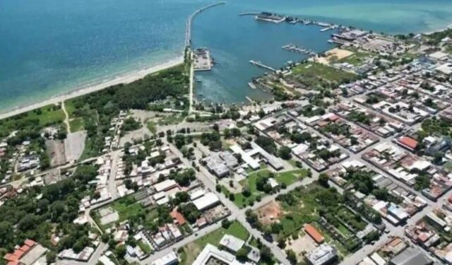 Venezolanos naufragaron en costas de Trinidad: 30 personas están detenidas