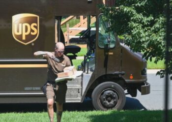 Chofer de UPS en Oregón mostró el monto que gana a la semana y causó revuelo (VIDEO)