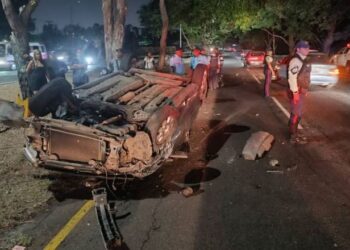 Al menos un muerto dejó el choque de un vehículo contra una patrulla en San Félix