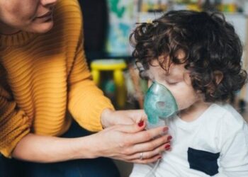 EN VIDEO: Así se transmite la neumonía de “pulmón blanco” que causa un alarmante brote en EEUU
