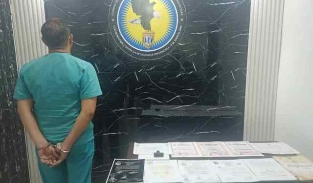 Detenido falso oncólogo que recetaba peligrosas hierbas en el Hospital Razetti de Barcelona