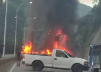 Gandola explotó en la autopista Gran Mariscal de Ayacucho este #13Dic (IMÁGENES)