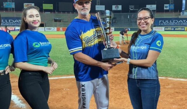 Navegantes del Magallanes con un nuevo trofeo: la Copa Bancamiga